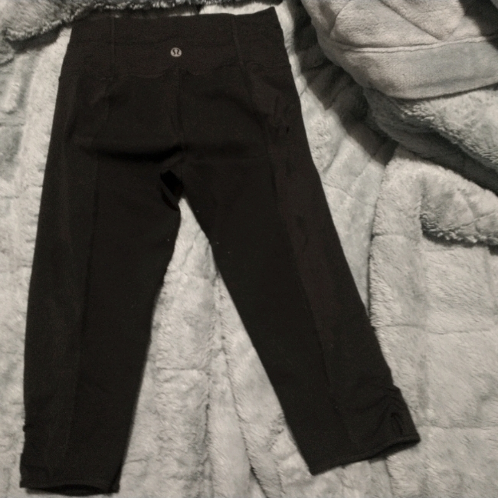 Lululemon cropped leggings